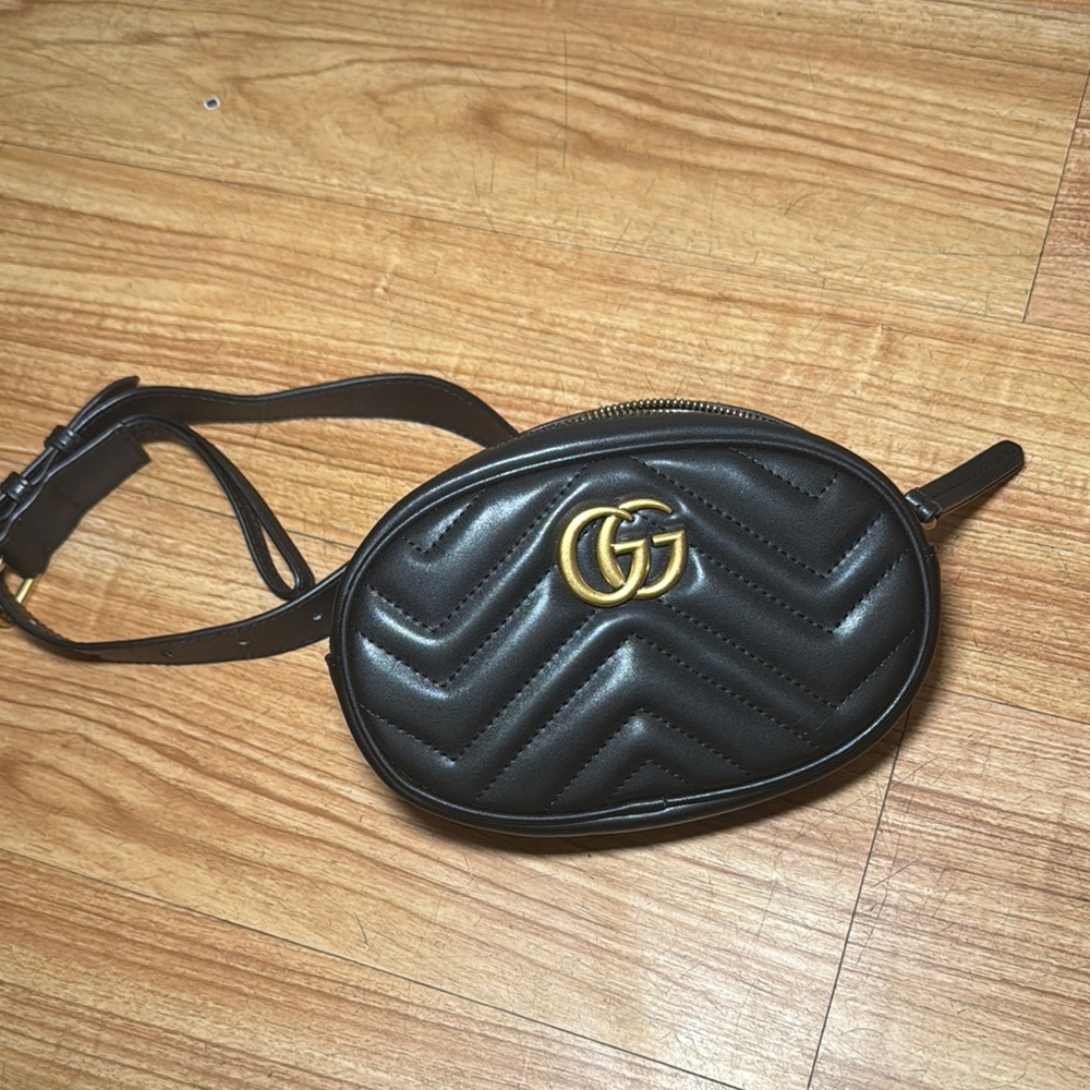 Quilted Black Belt Bag with Gold Accent - Picture 2 of 3